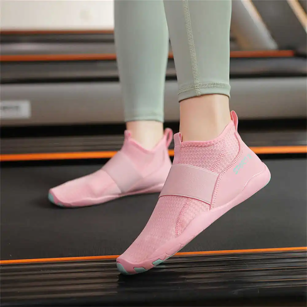 Vintage Fashion Collecting And Wearing Designer Classics - Işık Merhaba Üstleri Spor Ayakkabı Mor
